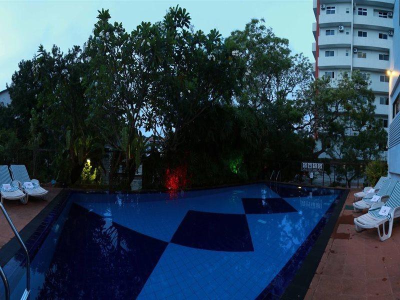 Hotel Sapphire Colombo Esterno foto