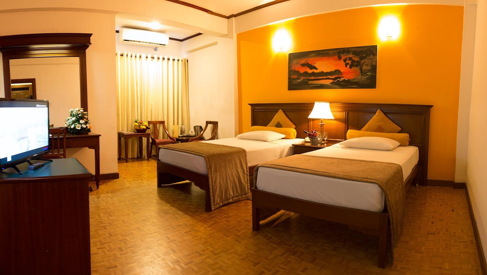 Hotel Sapphire Colombo Esterno foto