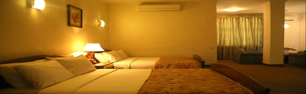 Hotel Sapphire Colombo Esterno foto