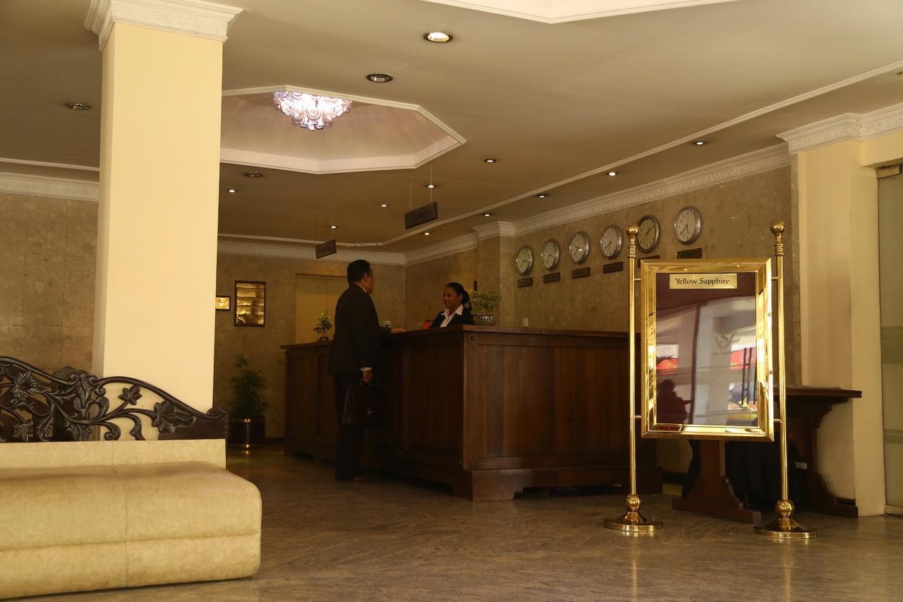 Hotel Sapphire Colombo Esterno foto