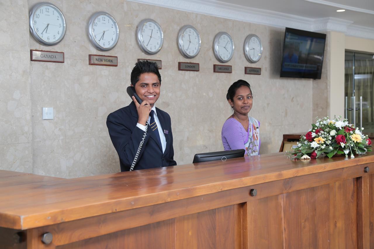 Hotel Sapphire Colombo Esterno foto