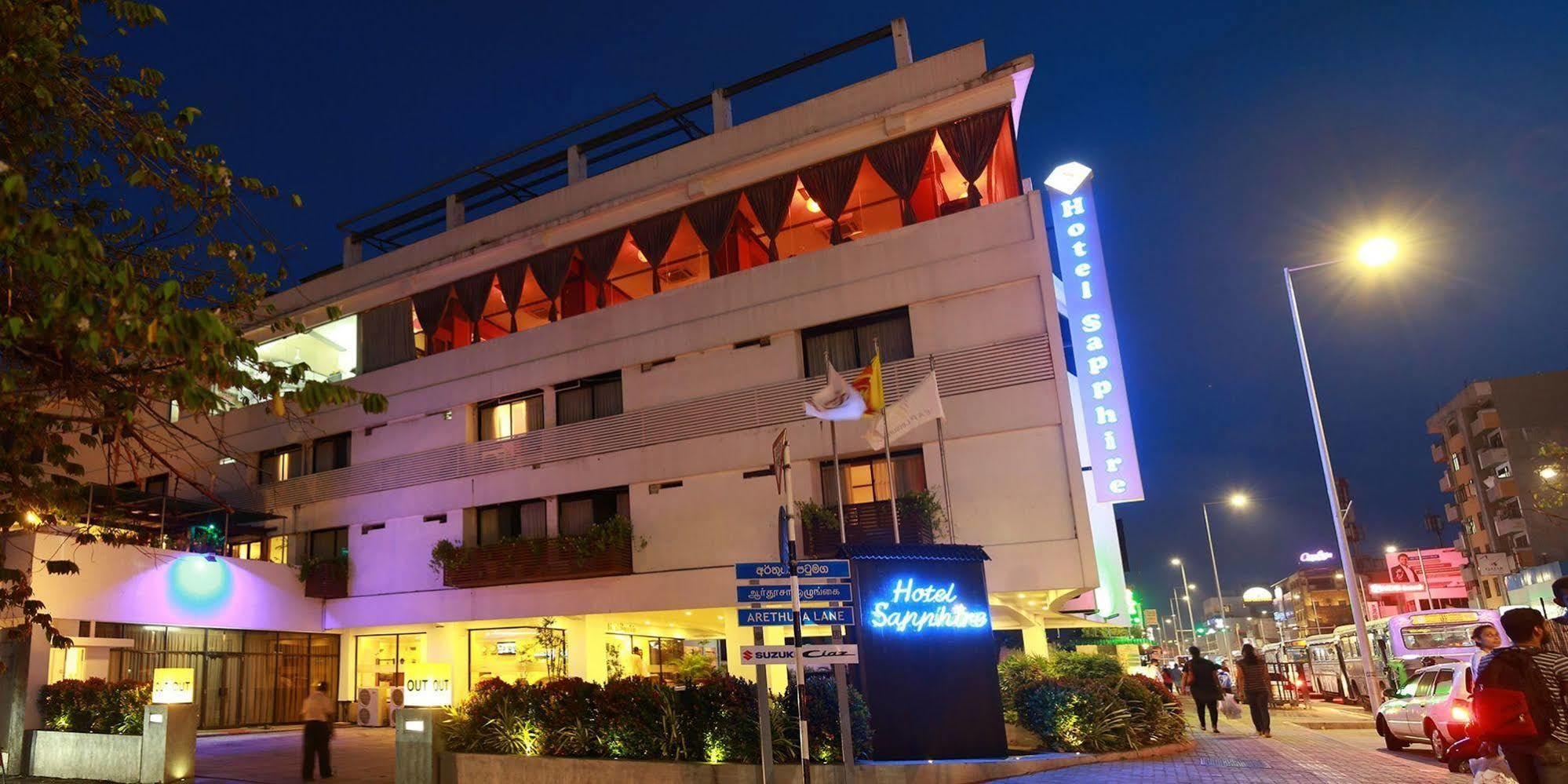 Hotel Sapphire Colombo Esterno foto